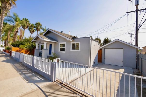 Detached Garage, Exterior