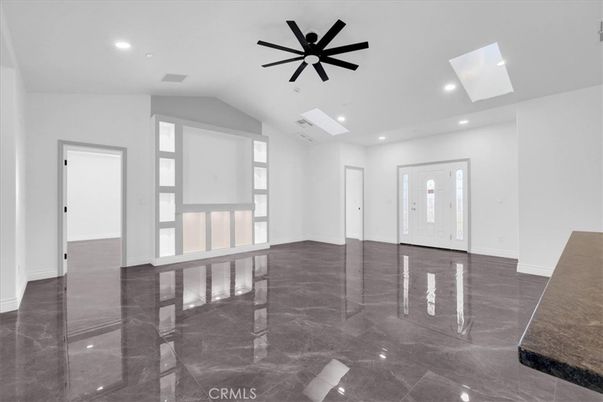 Empty room, Interior, Recessed Lighting