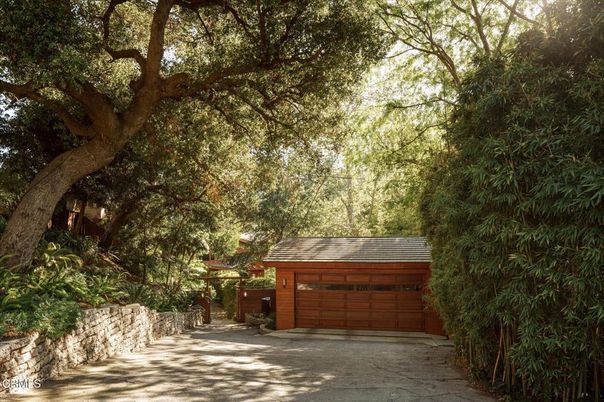 Detached Garage, Exterior