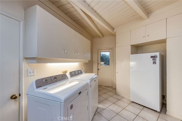 Interior, Washer, Wooden Ceilings