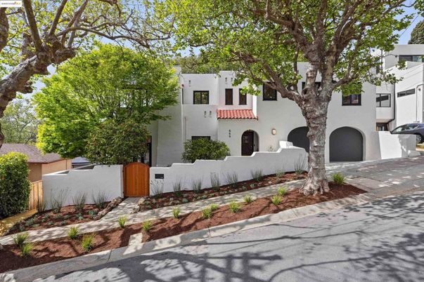 Exterior, Facade, Spanish Mediterranean
