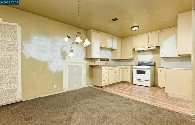 Interior, Kitchen, Pendant Lights, Wood Texture Flooring