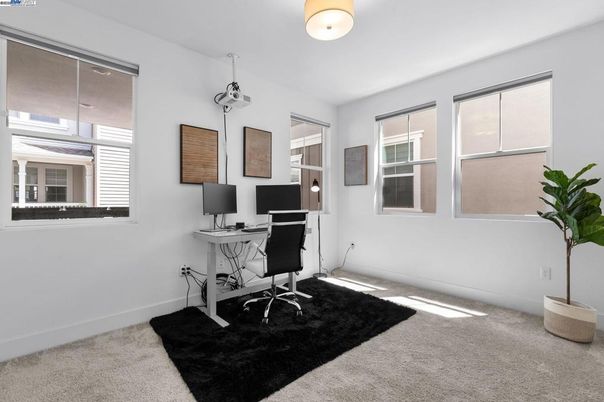 Home Office, Interior
