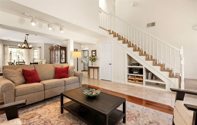Chandelier, Dining room, Interior, Living room