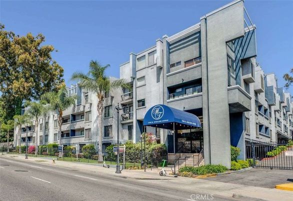 Exterior, Facade, Condo Building
