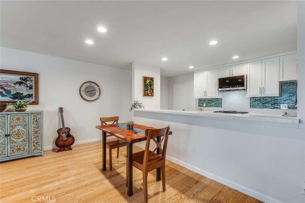 Dining room, Interior, Kitchen, Recessed Lighting, Wood Texture Flooring