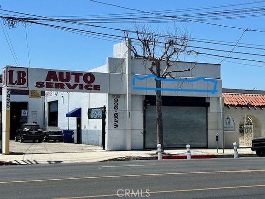 Exterior, Facade, None