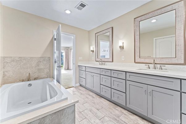 Bathroom, Dual Sink Vanities, Interior, Recessed Lighting