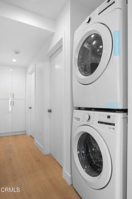 Interior, Recessed Lighting, Utility Closets, Washer, Wood Texture Flooring