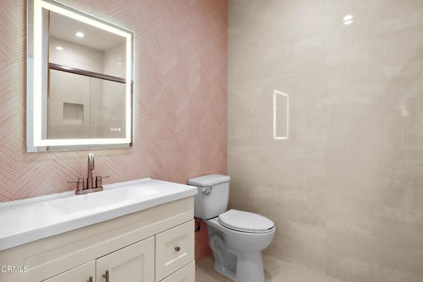Bathroom, Interior, Recessed Lighting