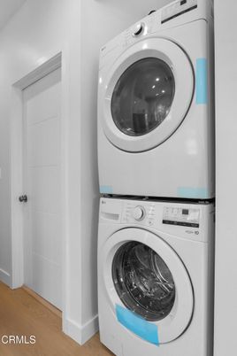Interior, Utility Closets, Washer, Wood Texture Flooring