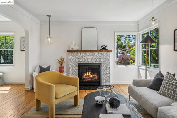 Fireplace, Interior, Living room, Pendant Lights, Wood Texture Flooring
