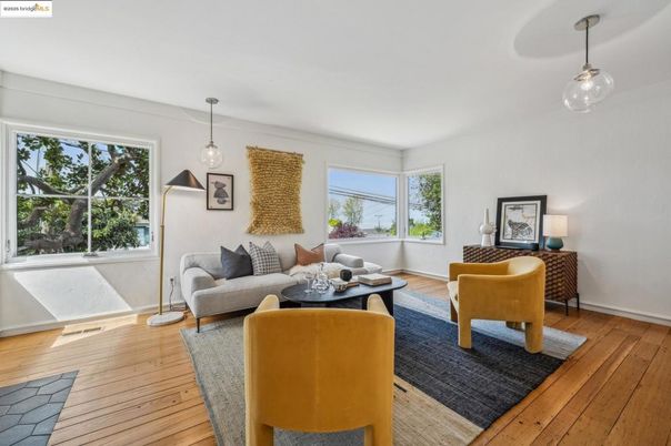 Interior, Living room, Pendant Lights, Wood Texture Flooring