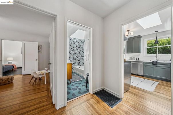 Dining room, Interior, Kitchen, Stainless Steel Appliances, Wood Texture Flooring