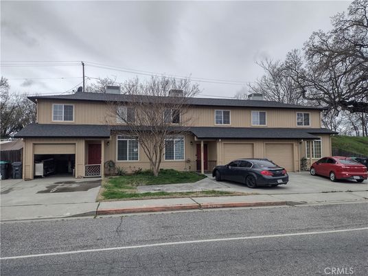 Attached, Exterior, Facade, Split Level