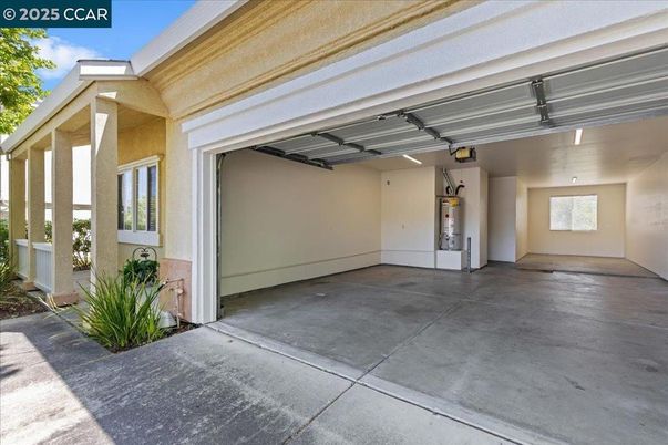 Exterior, Garage