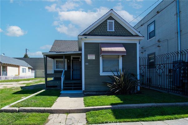 Exterior, Facade, Queen Anne Victorian