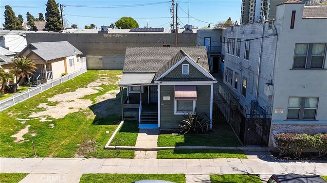 Exterior, Facade, Queen Anne Victorian