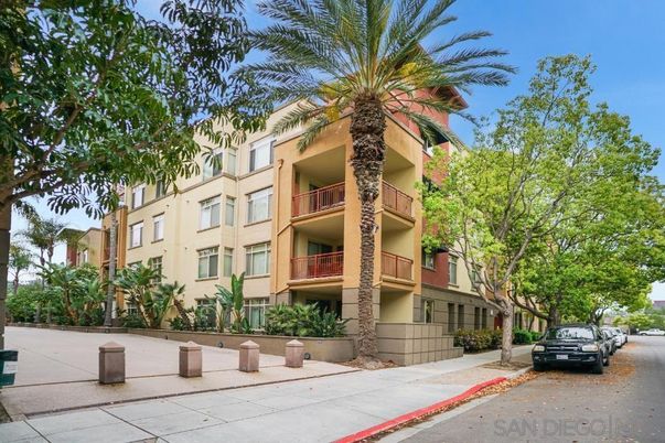 Exterior, Facade, Condo Building