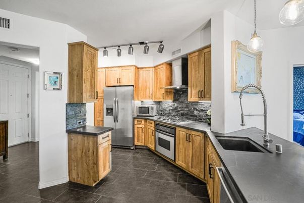 Interior, Kitchen, Pendant Lights, Stainless Steel Appliances