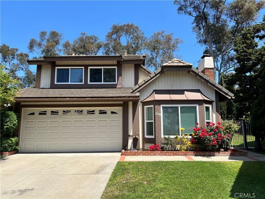 Attached, Exterior, Facade, American Craftsman