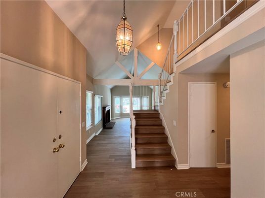 Interior, Pendant Lights, Wood Texture Flooring