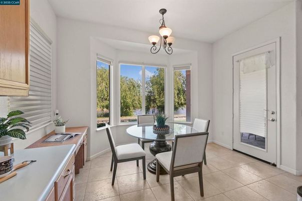 Chandelier, Dining room, Interior