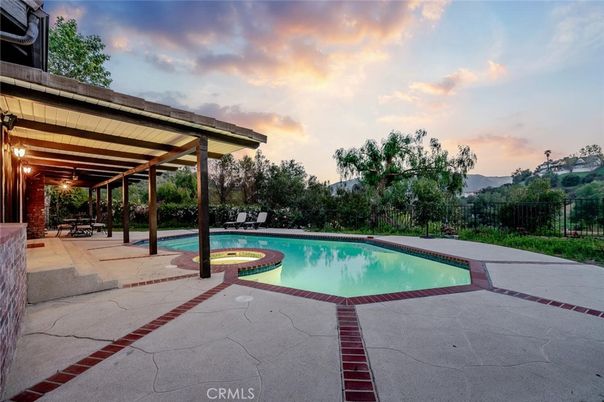 Exterior, Pool