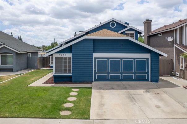 Attached, Exterior, Facade, American Craftsman