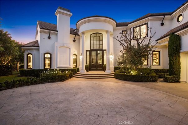 Exterior, Facade, Mediterranean