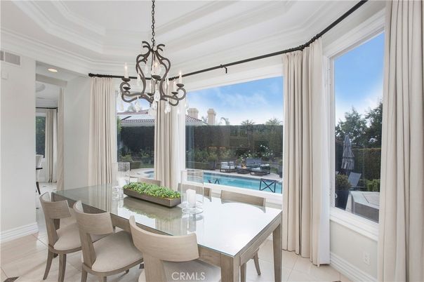 Chandelier, Dining room, Interior, Pendant Lights