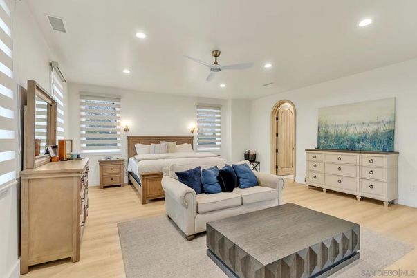 Bedroom, Interior, Living room, Recessed Lighting, Wood Texture Flooring