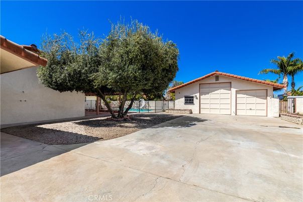 Backyard, Detached Garage, Exterior