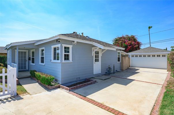 Detached Garage, Exterior