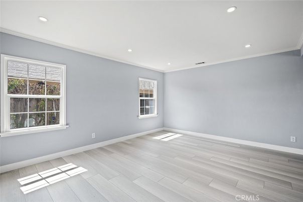 Empty room, Interior, Recessed Lighting, Wood Texture Flooring