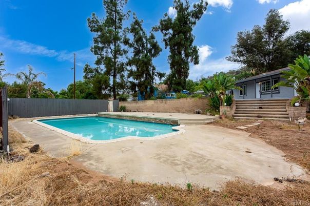 Exterior, Pool