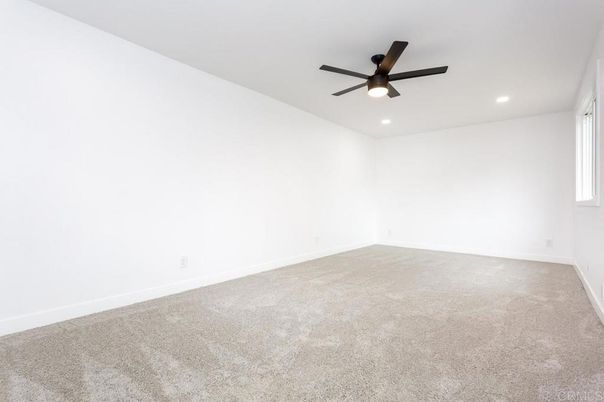 Empty room, Interior, Recessed Lighting