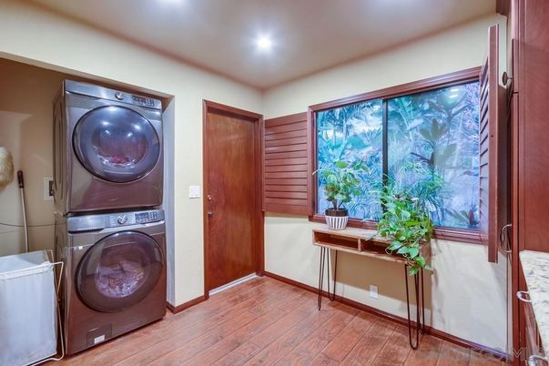 Interior, Recessed Lighting, Utility Closets, Washer, Wood Texture Flooring