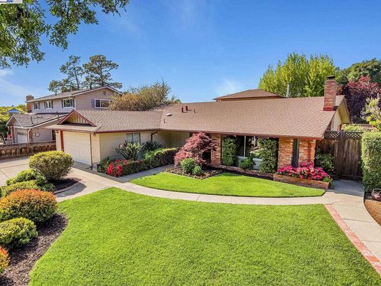Backyard, Detached Garage, Exterior