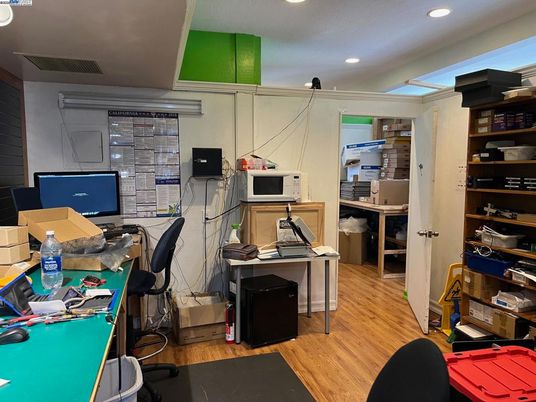 Home Office, Interior, Recessed Lighting, Wood Texture Flooring