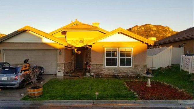 Attached, Exterior, Facade, American Craftsman