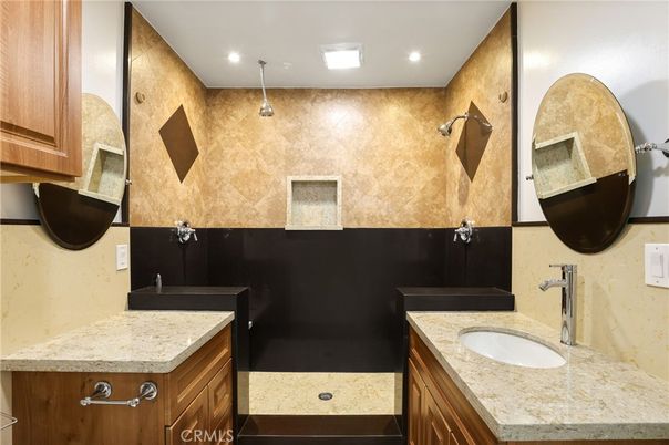 Bathroom, Dual Sink Vanities, Interior, Recessed Lighting