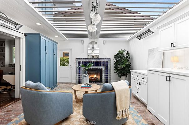 Fireplace, Interior, Living room, Pendant Lights, Recessed Lighting