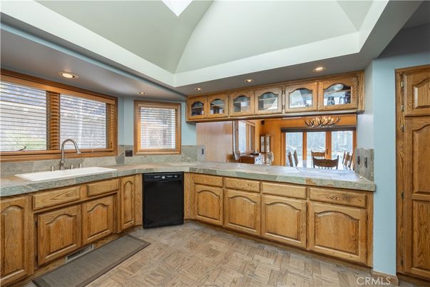 Dining room, Interior, Kitchen, Recessed Lighting, Wood Texture Flooring