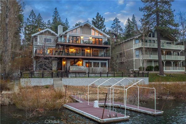 Exterior, Lake