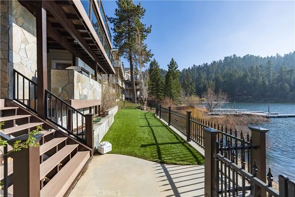 Exterior, Lake