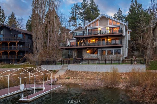 Exterior, Facade, Lake, Log Home