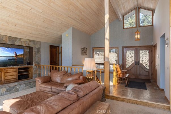 Interior, Living room, Pendant Lights, Stone Walls, Wooden Ceilings