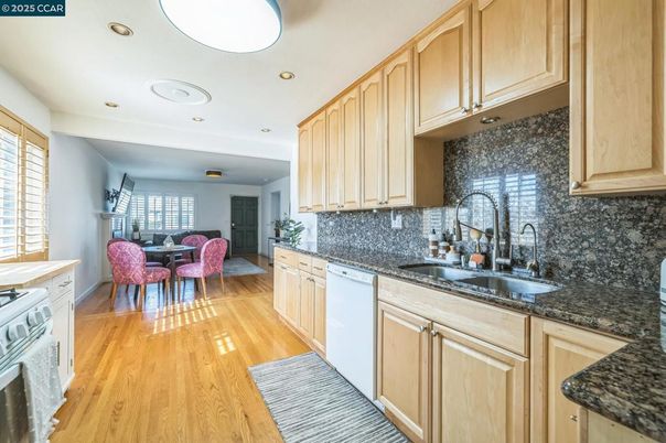 Dining room, Interior, Kitchen, Recessed Lighting, Wood Texture Flooring