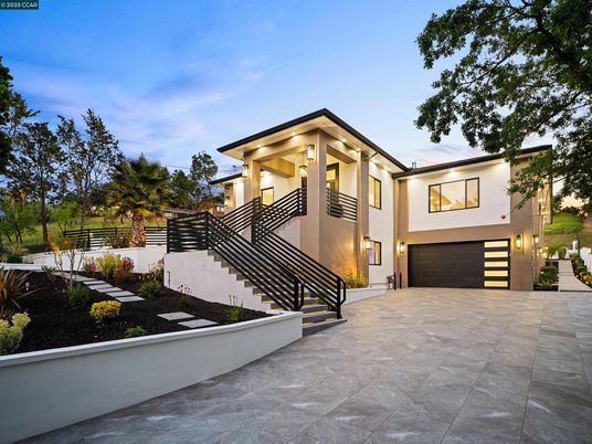 Attached, Exterior, Facade, Modern